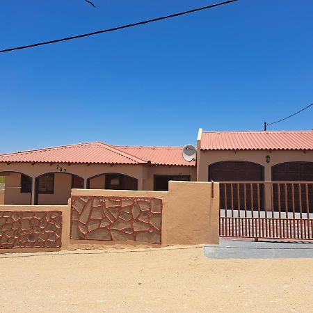 Jjp Self Catering - Three Bedroom House Lüderitz Exterior foto