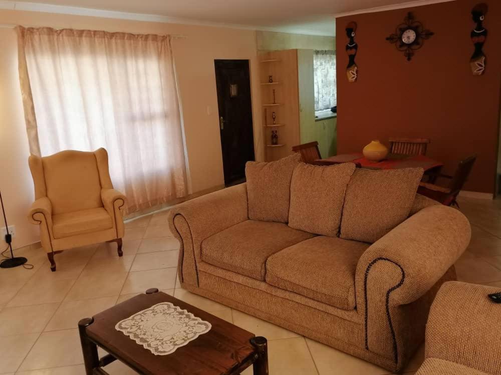 Jjp Self Catering - Three Bedroom House Lüderitz Exterior foto