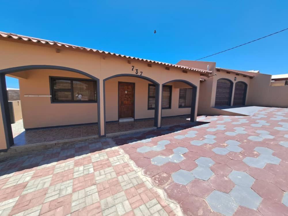 Jjp Self Catering - Three Bedroom House Lüderitz Exterior foto