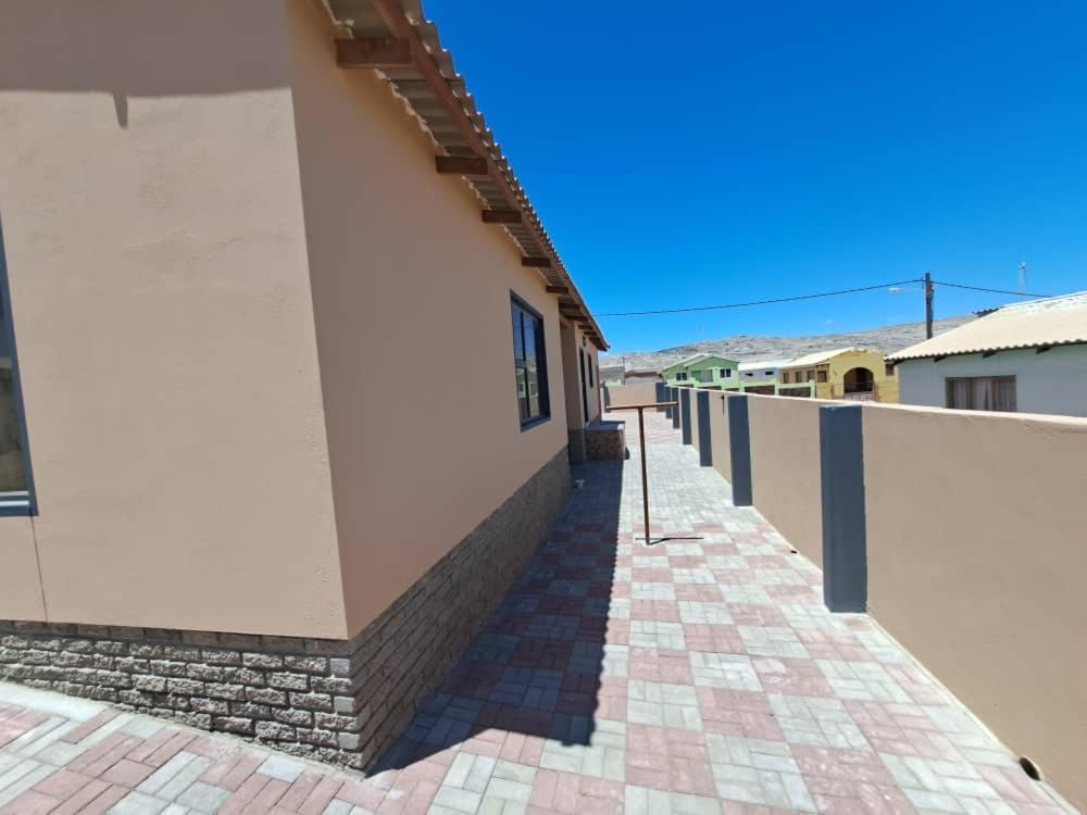 Jjp Self Catering - Three Bedroom House Lüderitz Exterior foto