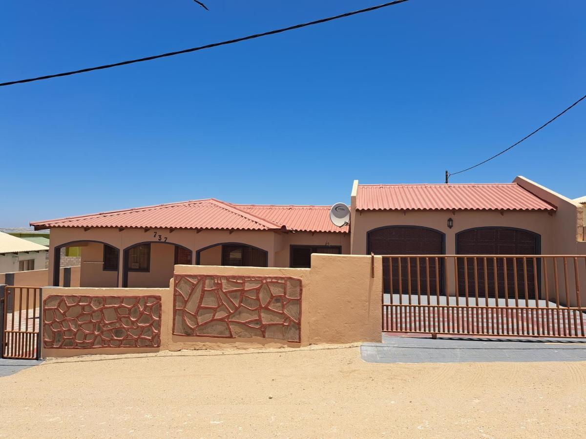 Jjp Self Catering - Three Bedroom House Lüderitz Exterior foto