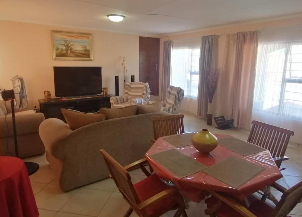 Jjp Self Catering - Three Bedroom House Lüderitz Exterior foto